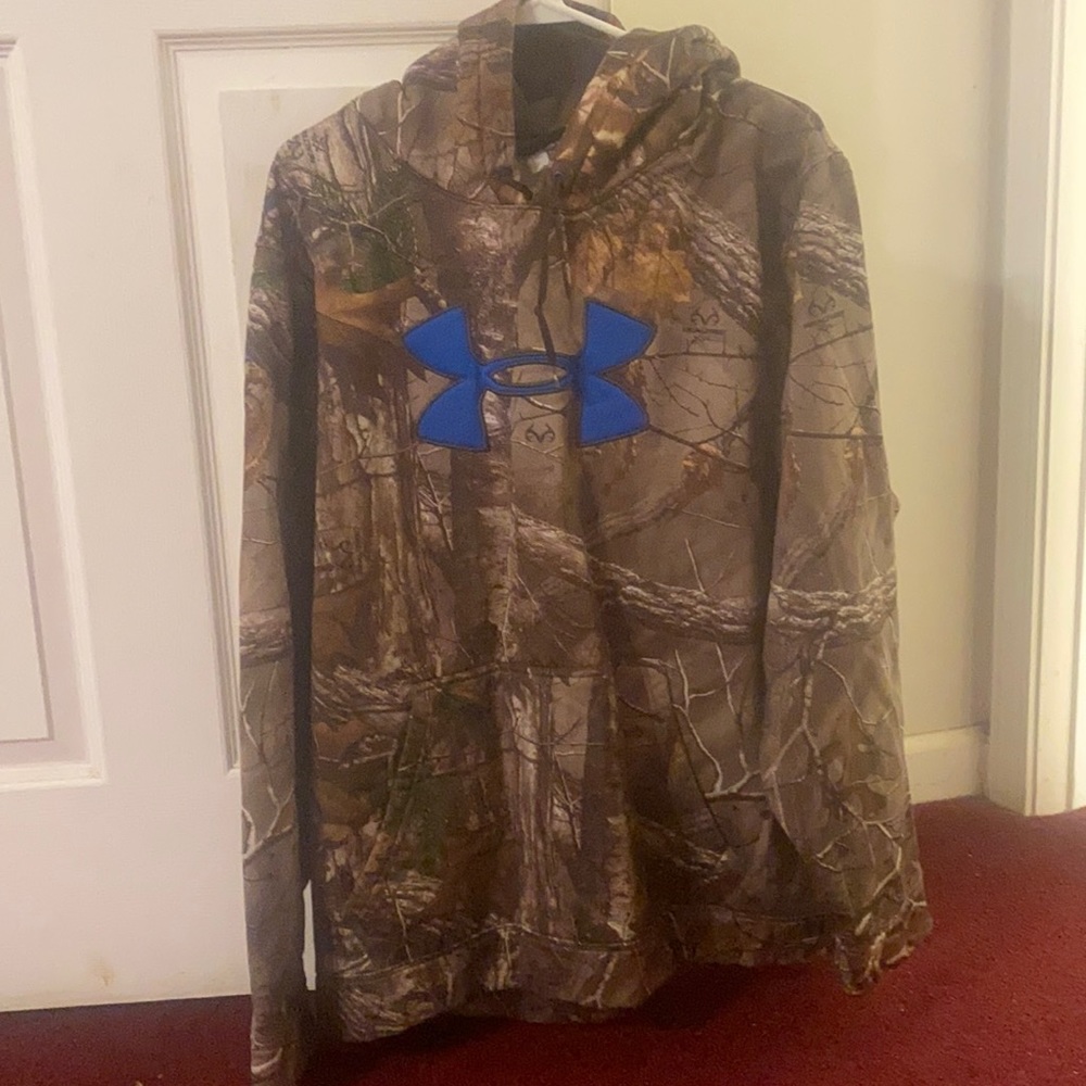 Men’s under armour hoodie